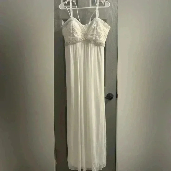 DB Studio by David’s Bridal A line beaded bodice wedding dress. EUC Size 18 - Picture 2 of 13